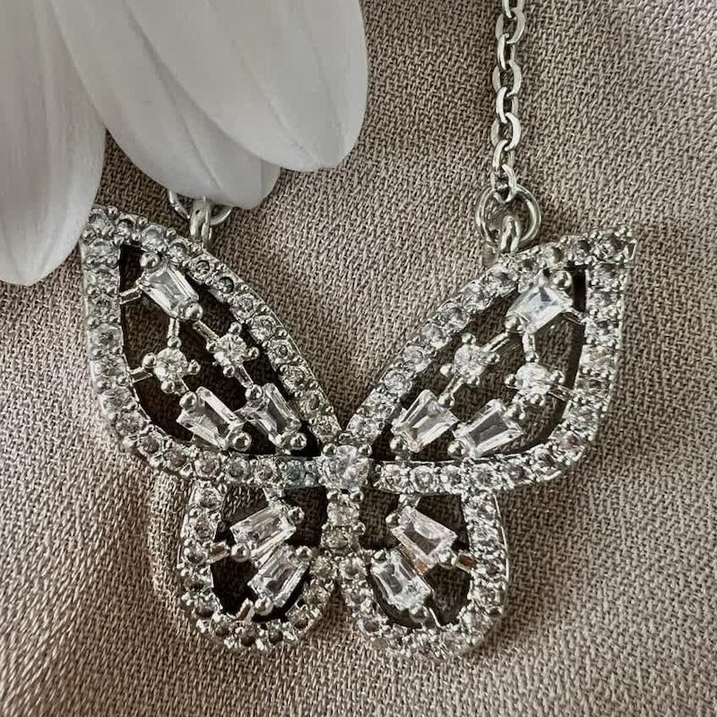 گردنبند پروانه