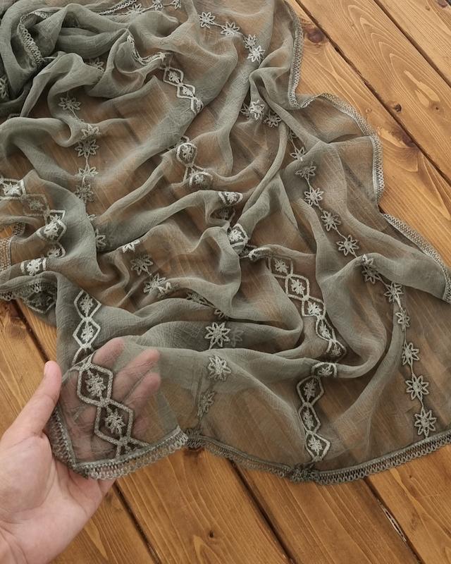 شال حریر گلدوزی