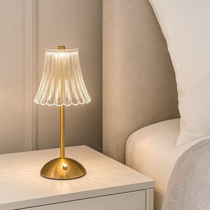 آباژور لمسی مدل دالبری شارژی با سه حالت نور