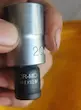 آچار ضربه ای شارژی رونیکس مدل 8625 با موتور DC 20 ولتی، گشتاور 80 نیوتن‌متر، درایو 3/8 اینچ، باتری لیتیوم یونی 2000 میلی‌آمپرساعت، بدنه آلومینیومی سبک و دسته ارگونومیک ضد لغزش