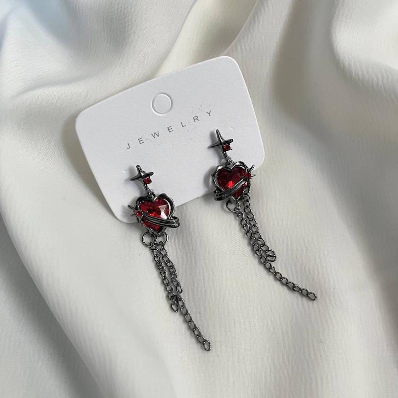 گوشواره قرمز 