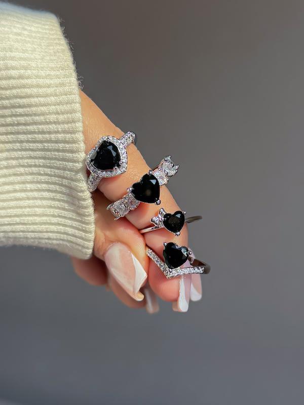 انگشتر قلب مشکی