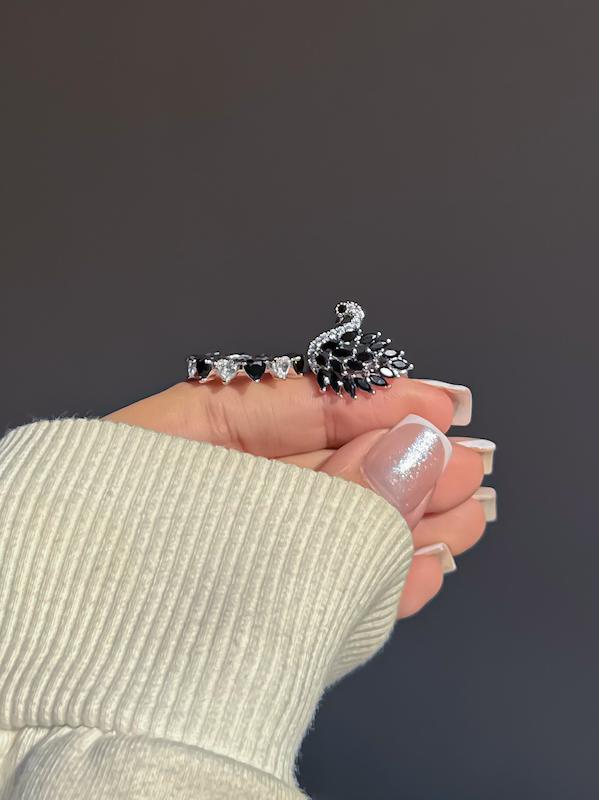 انگشتر قو مشکی