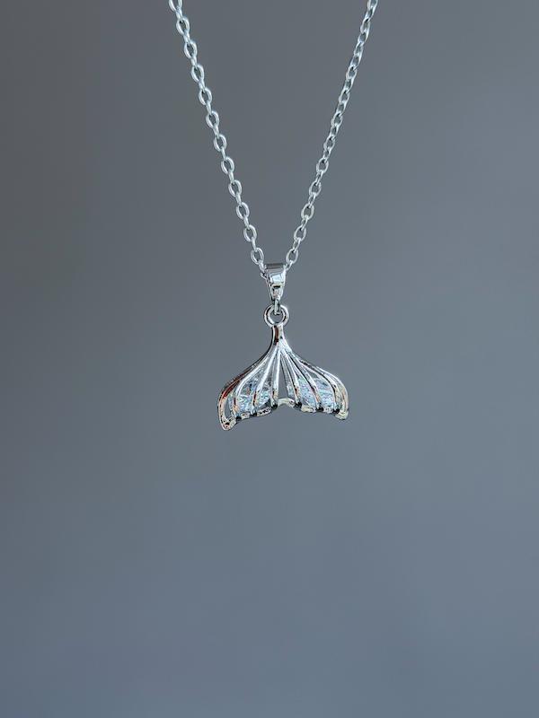 گردنبند دم وال