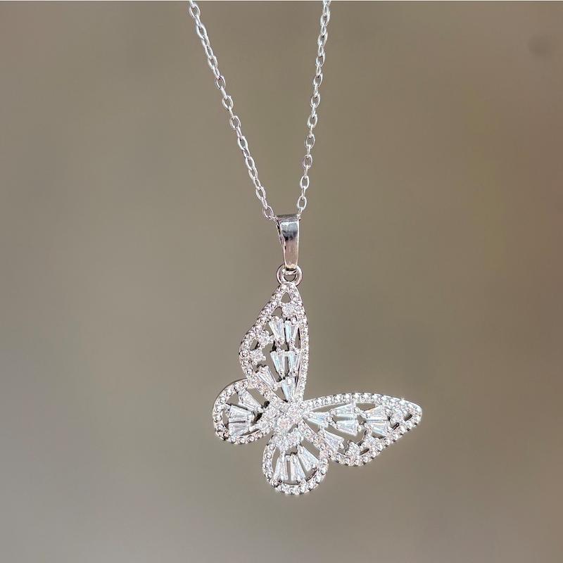 گردنبند پروانه