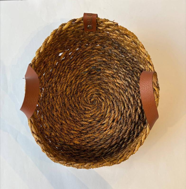 111039 سبد حصیری دو دسته چرمی 