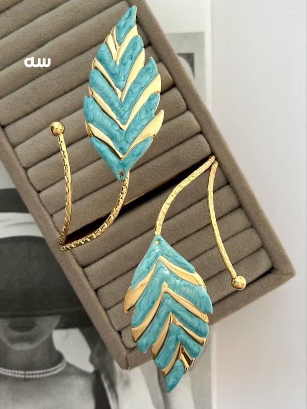 بازوبند برگ آبی