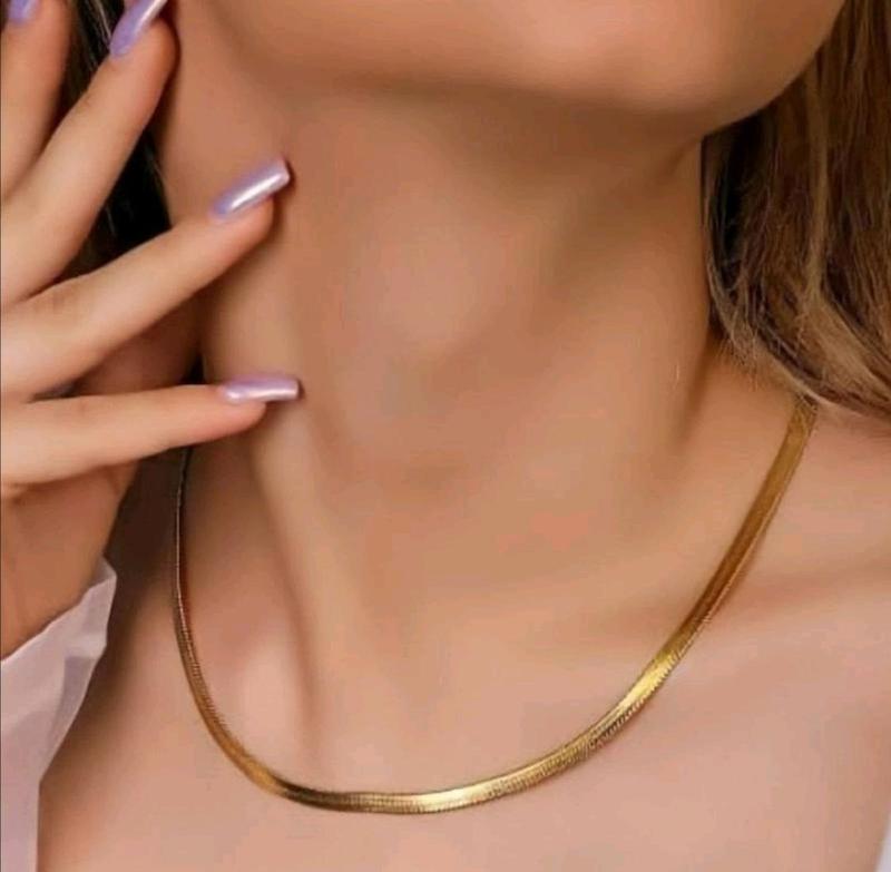 گردنبندماری (هرینگبون)،استیل