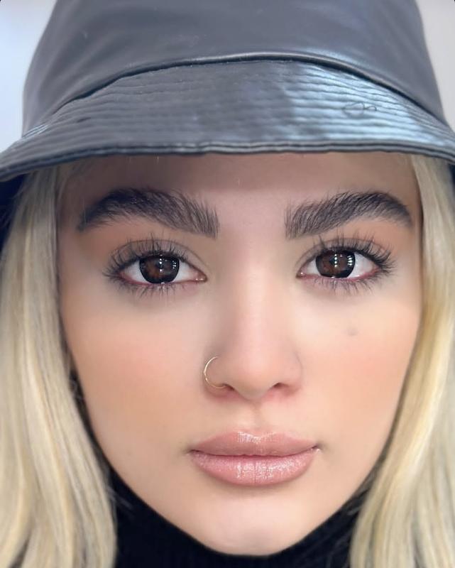 لنز رنگی یونیک نچرال بلک
