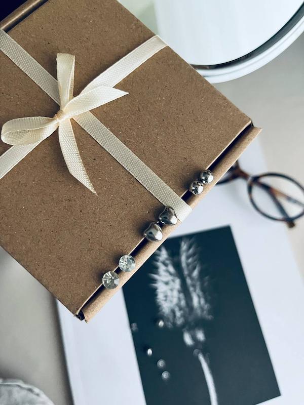 گوشواره میخی