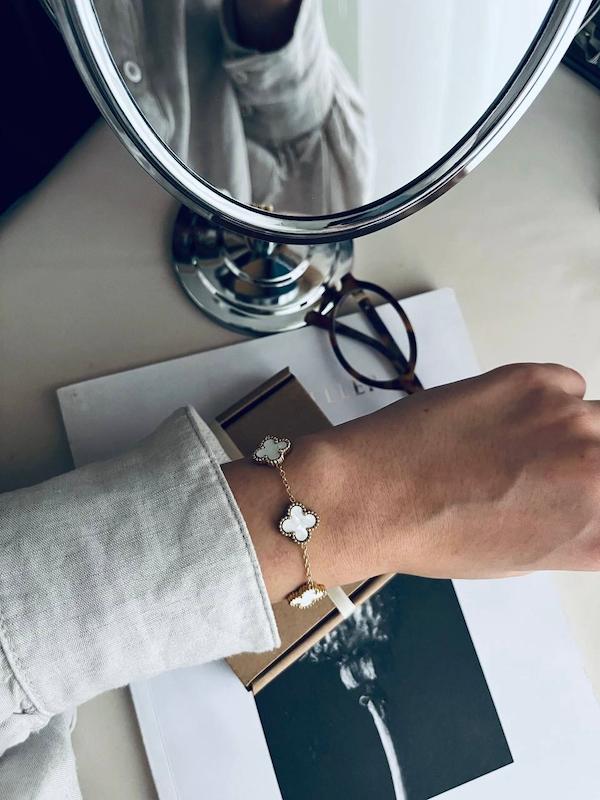 دستبند ونکلیف سفید مشکی