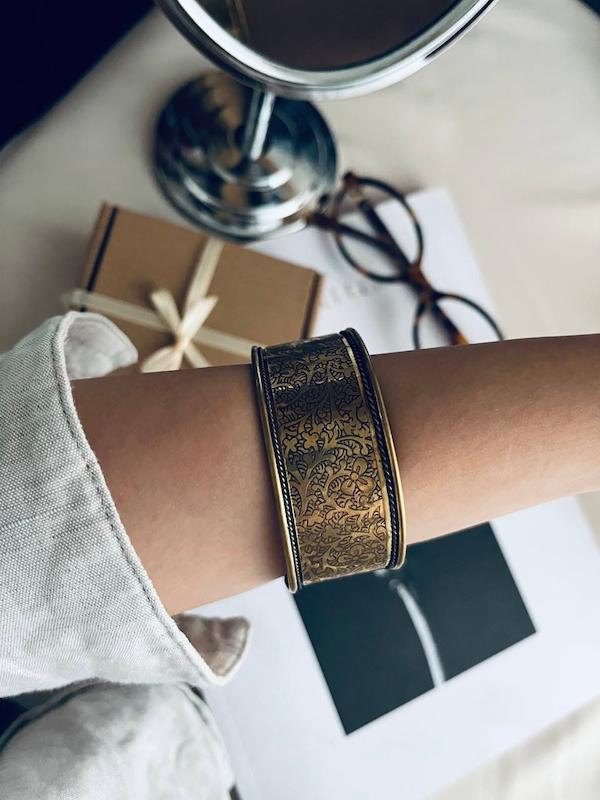 بنگل برنجی طرحدار