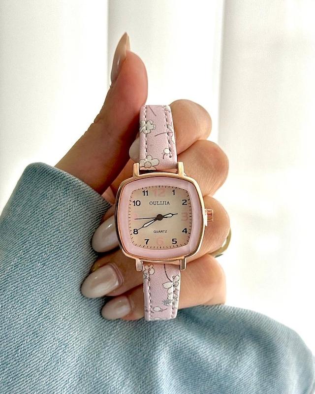 ساعت گلگلی
