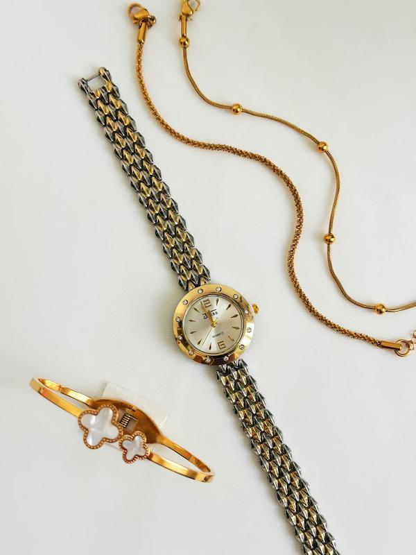 جریس دور نگین