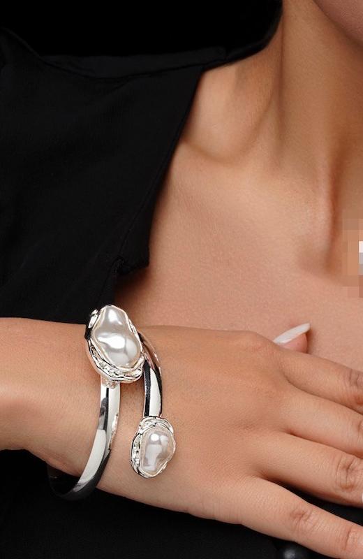 بنگل و النگوی وارداتی زنانه طرح Rub pearl مروارید رنگ نقره ای 