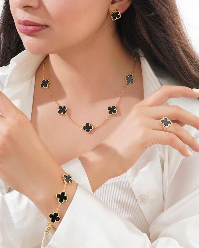 سرویس van cleef black