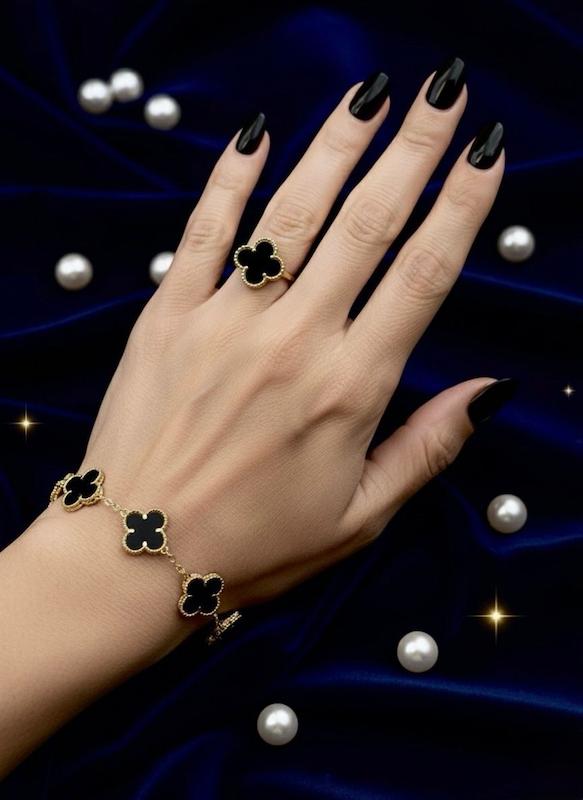 سرویس زنانه وارداتی طرح van cleef ون کلیف رنگ مشکی طلایی