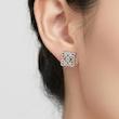 گوشواره زنانه وارداتی loewe small برند لووه مدل سوزنی رنگ نقره ای
