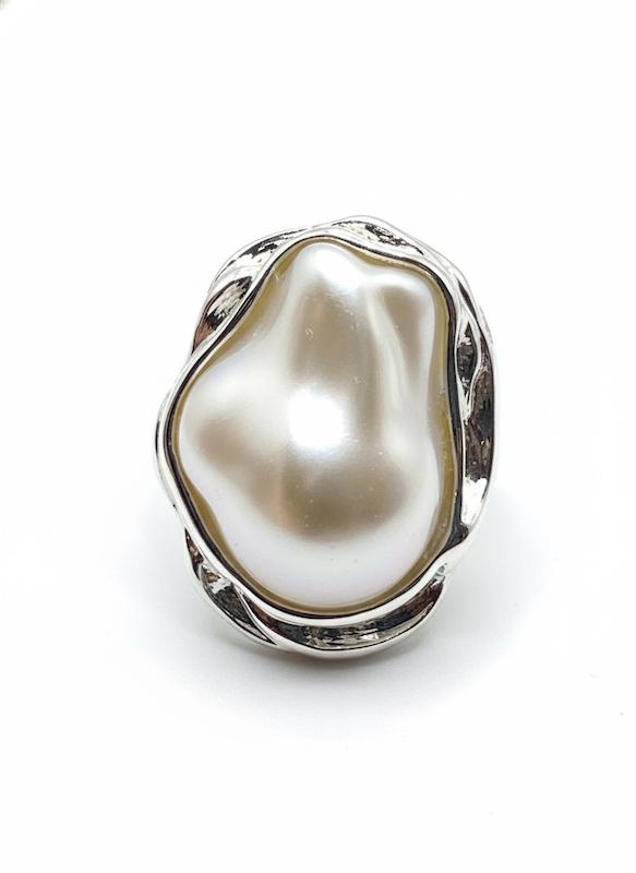 انگشتر زنانه وارداتی طرح Rub pearl مروارید درشت رنگ نقره ای فری سایز