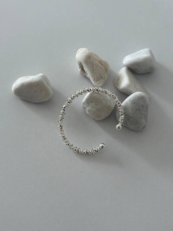 بنگل و النگوی زنانه وارداتی طرح خاویار فری سایز رنگ نقره ای