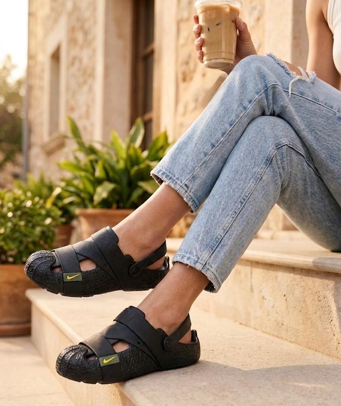 کراکس و دمپایی ساحلی زنانه طرح نایک Nike آران رنگ مشکی 
