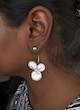 گوشواره زنانه وارداتی طرح Pearl flower silver گل مروارید رنگ سوزانی رنگ نقره ای