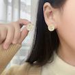 گوشواره زنانه وارداتی از دبی طرح گل رنگ طلایی برند shein