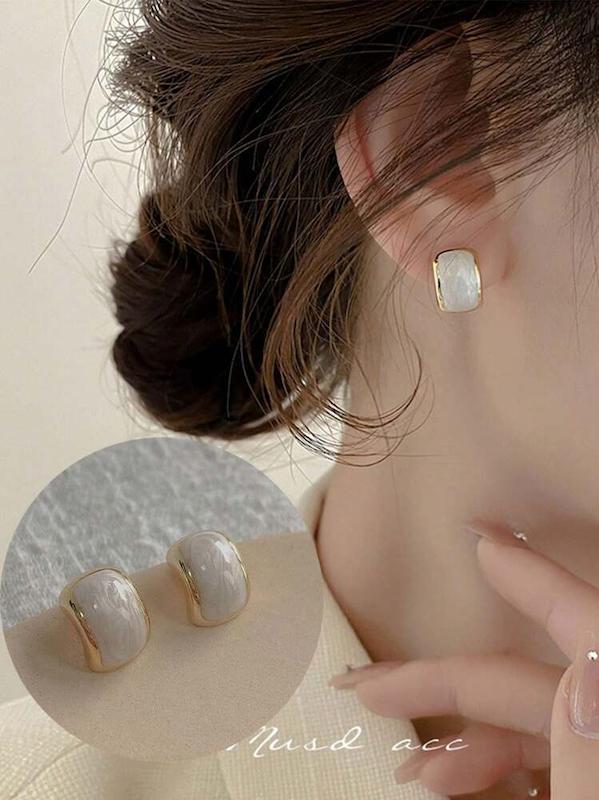 گوشواره زنانه وارداتی طرح مستطیل کرو رنگ طلایی سفید برند shein
