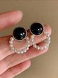 گوشواره زنانه وارداتی طرح black pearl round رنگ طلایی برند shein