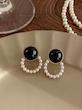 گوشواره زنانه وارداتی طرح black pearl round رنگ طلایی برند shein