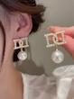گوشواره زنانه وارداتی طرح pearl stud earrings رنگ طلایی برند shein