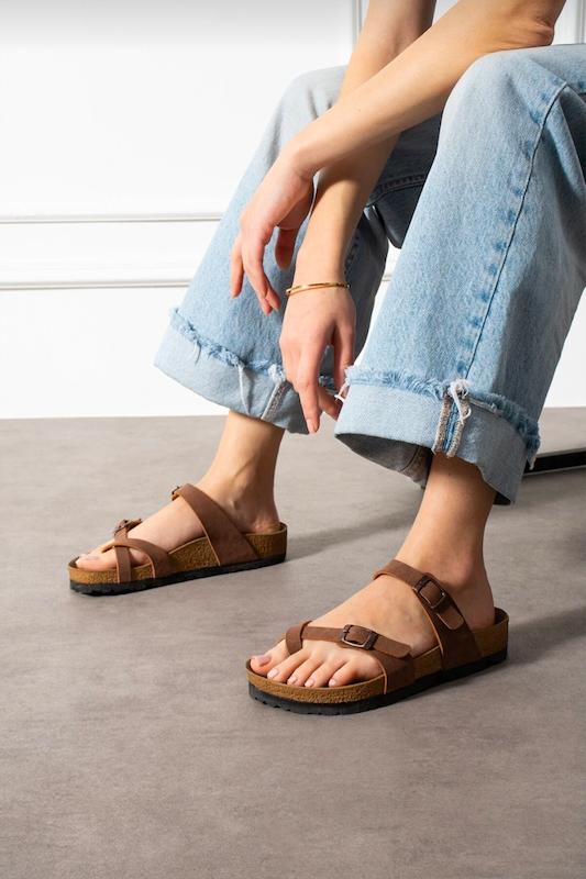 صندل زنانه وارداتی ترک ، سبک ، چرم ، کژوال مشابه  birkenstock