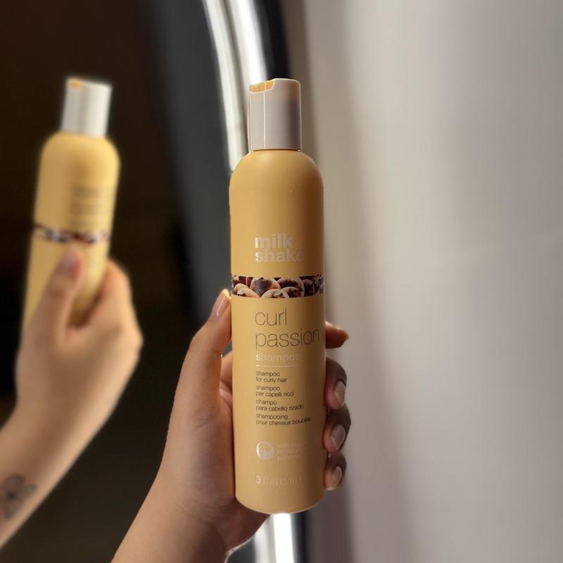 شامپو milk shake موهای فر