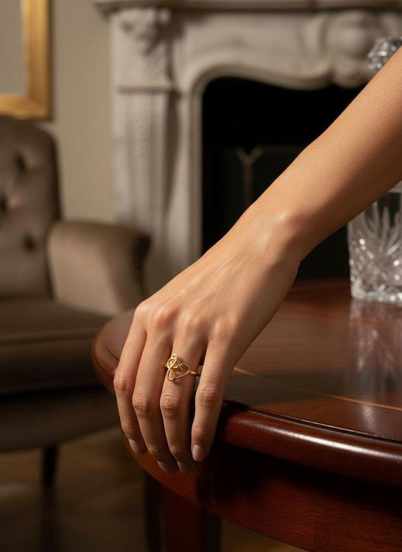 انگشتر طلا‌،انگشتر طلا مینیمال،انگشتر طلا فانتزی٫انگشتر طلا سبک،انگشتر کادویی  سایز 53  قابل تغییر سایز  در وزن بیشتر نیز موجود است