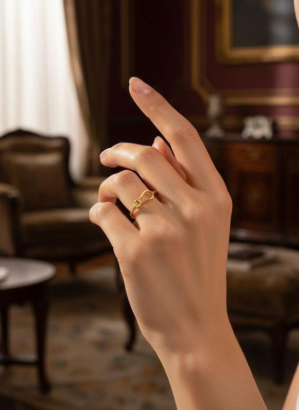 انگشتر طلا‌،انگشتر طلا مینیمال،انگشتر طلا فانتزی٫انگشتر طلا سبک،انگشتر کادویی  سایز 55  قابل تغییر سایز  در وزن بیشتر نیز موجود است