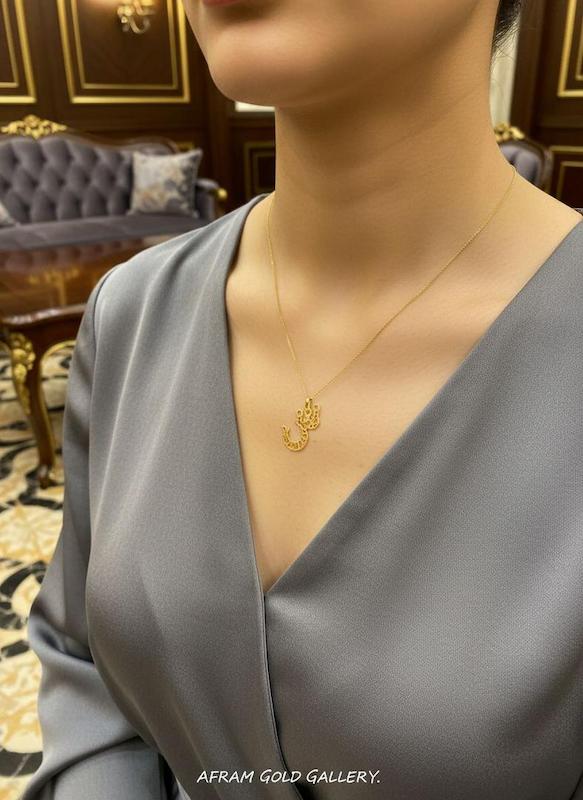 گردنبند طلا مدرن،گردنبند طلا با زنجیر ۴۵ سانتی،زنجیر‌ سبک و نازک،آویز مینیمال ،گردنبند فانتزی و خاص