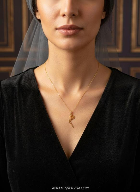 گردنبند طلا مدرن،گردنبند طلا با زنجیر ۴۵ سانتی،زنجیر‌ سبک و نازک،آویز مینیمال ،گردنبند فانتزی و خاص