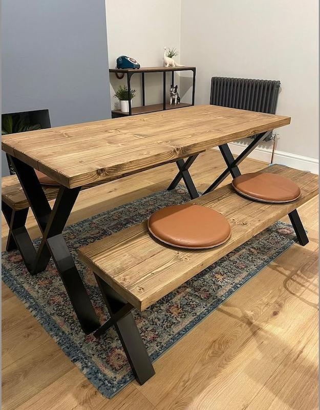 ناهارخوری چوبی