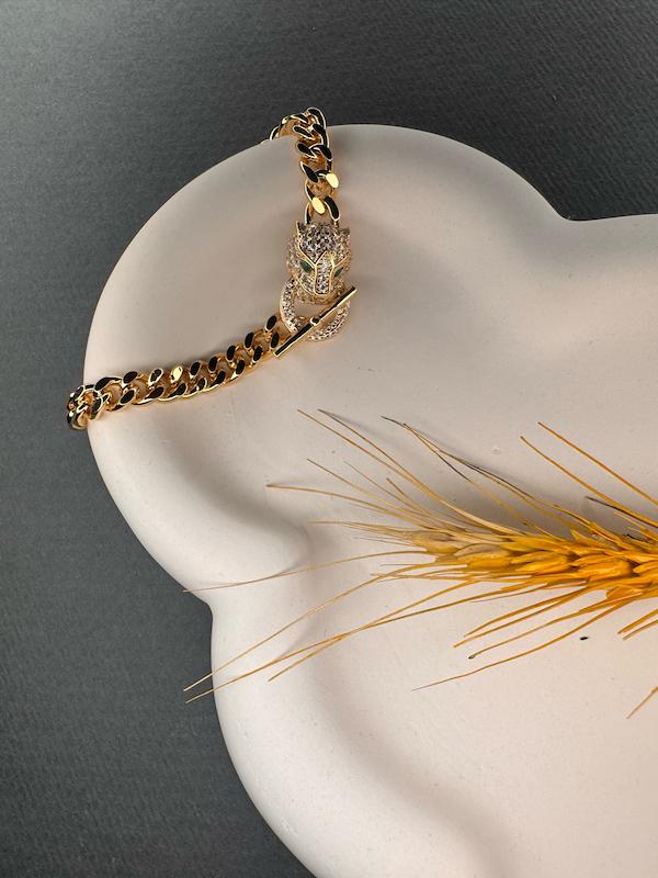 دستبند زنانه وارداتی طرح کارتیر cartier سر ببری نگینی در دو رنگ