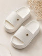 دمپایی و صندل زنانه لژدار طرح تاج رنگ سفید