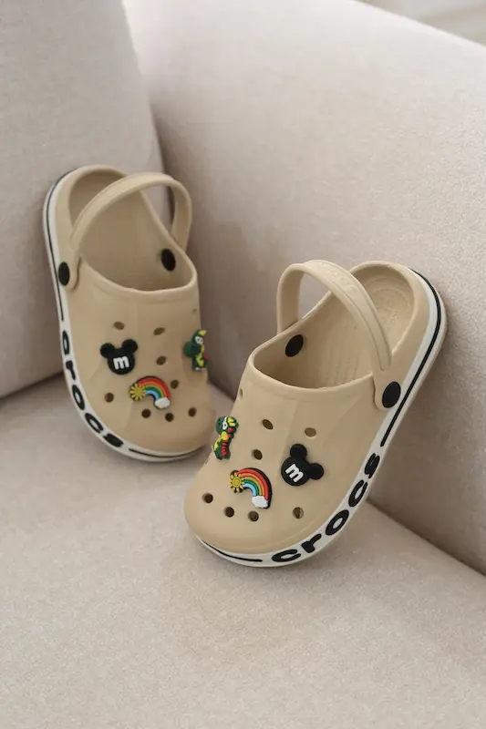 کراکس دمپایی ساحلی زنانه crocs