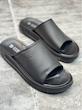 دمپایی و صندل چرم مردانه کفی طبی رویه چرم مشکی طرح داریا
