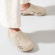 کراکس مردانه بدون بند طرح فضایی رنگ کرم برند شیما