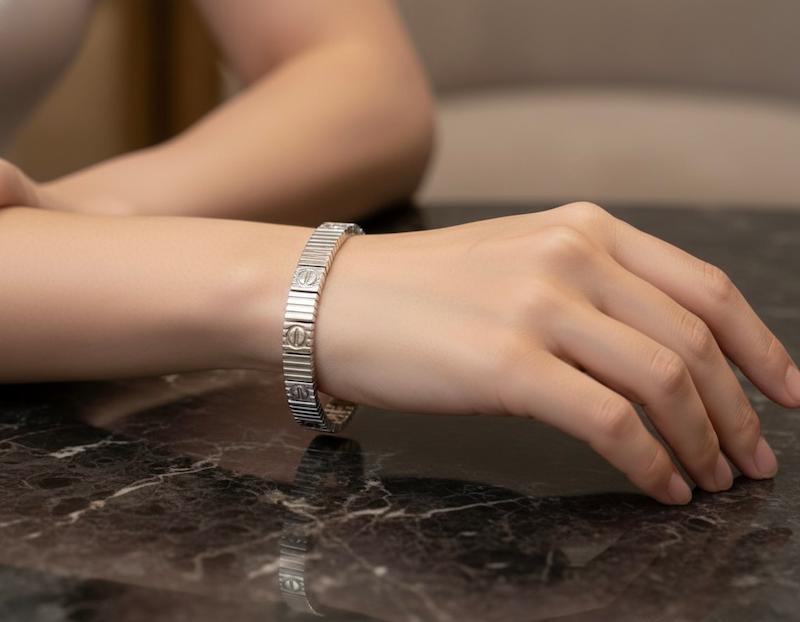 دستبند زنانه وارداتی طرح کارتیر cartier