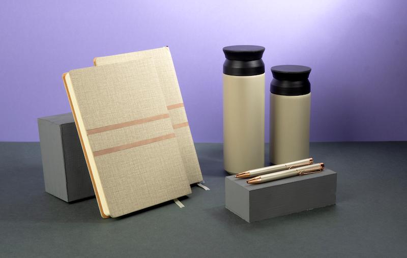 ست هدیه تبلیغاتی کد 40136 | ست مدیریتی نفیس با فلاسک خاص دوتایی