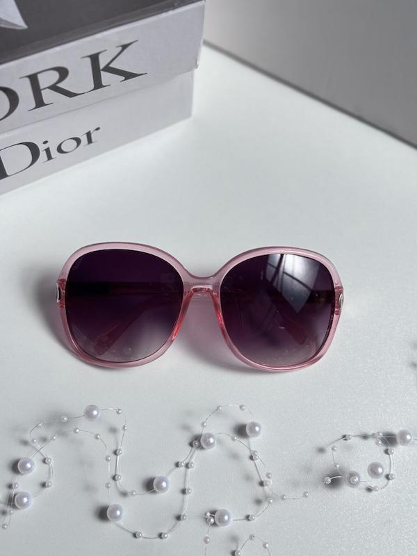 عینک آفتابی برند Dior زنانه بیس دار گلبهی یووی 400   B1068