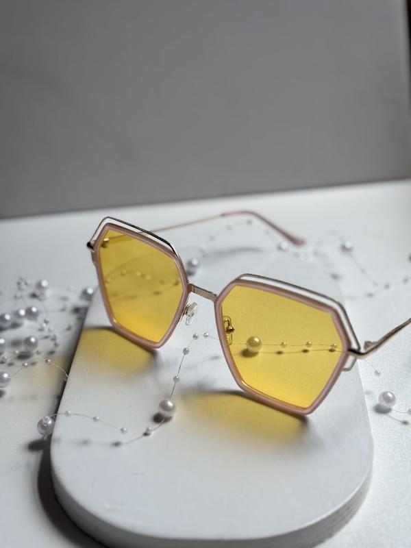 عینک آفتابی برند prada زنانه فلزی زرد یووی 400    B1091