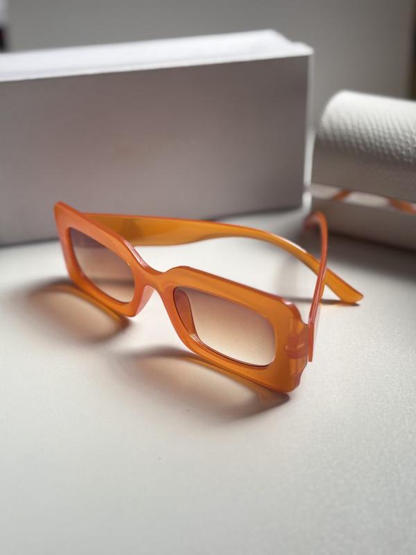 عینک آفتابی برند prada زنانه نارنجی یووی 400   B1119