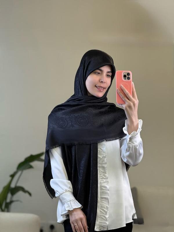 روسری مشکی 