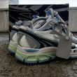 off white سفید